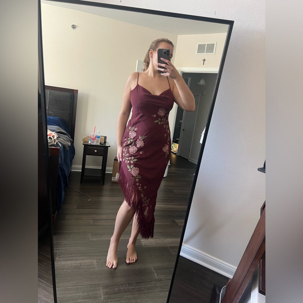 HOUSE OF CB 'Eloisa' Wine Embroidered Midi Dress size L+ - Picture 7 of 16